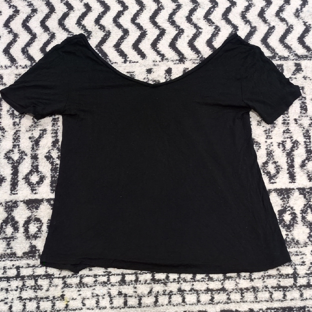 SO Women's Black Off-Shoulder Tee